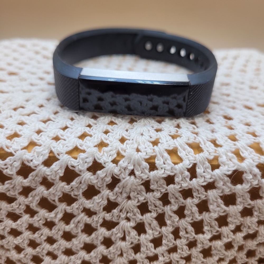 Fitbit Charge 2 FB407 Heart Rate Fitness Tracker Black Untested no charger